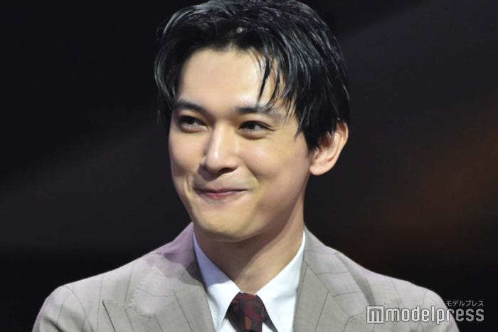 安田顕のトークに笑いが止まらない吉沢亮(C)モデルプレス
