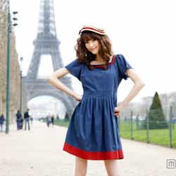 「桐谷美玲2013年カレンダーフォトBOOK『toi et moi』」撮影/伊藤大作(The VOICE)、¥1000(税込み)/(C)non‐no/集英社