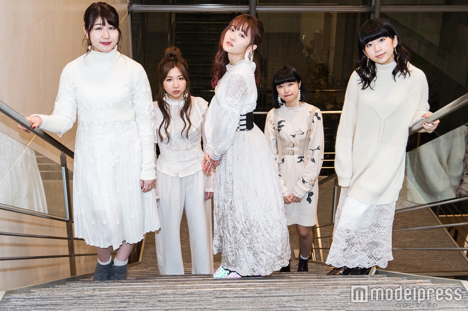 Little Glee Monster（左から）かれん、MAYU、芹奈、manaka、アサヒ（C）モデルプレス