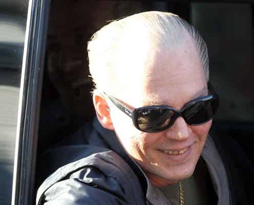 ジョニー・デップ、驚愕の白髪フケ顔に
