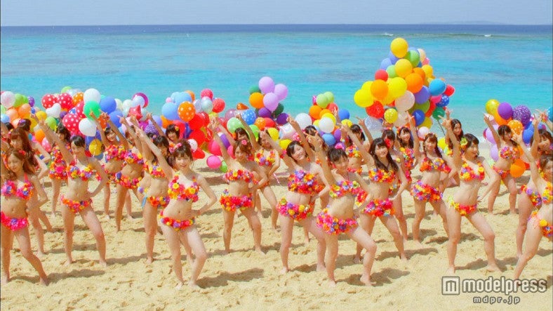 31stシングル「さよならクロール」のMVで圧巻のダンスシーンを披露したAKB48