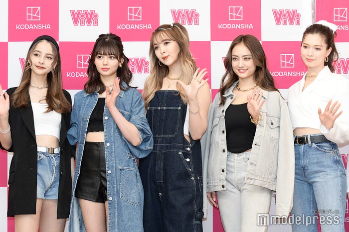 左から:嵐莉菜、愛花、藤田ニコル、谷まりあ、八木アリサ (C)モデルプレス
