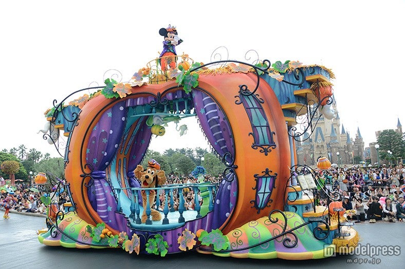 パレード「ハッピーハロウィーンハーベスト」