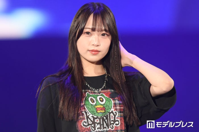 元NMB48浅尾桃香、美髪なびかせランウェイ 甘辛MIXコーデが可愛い【札幌コレクション2024SS】