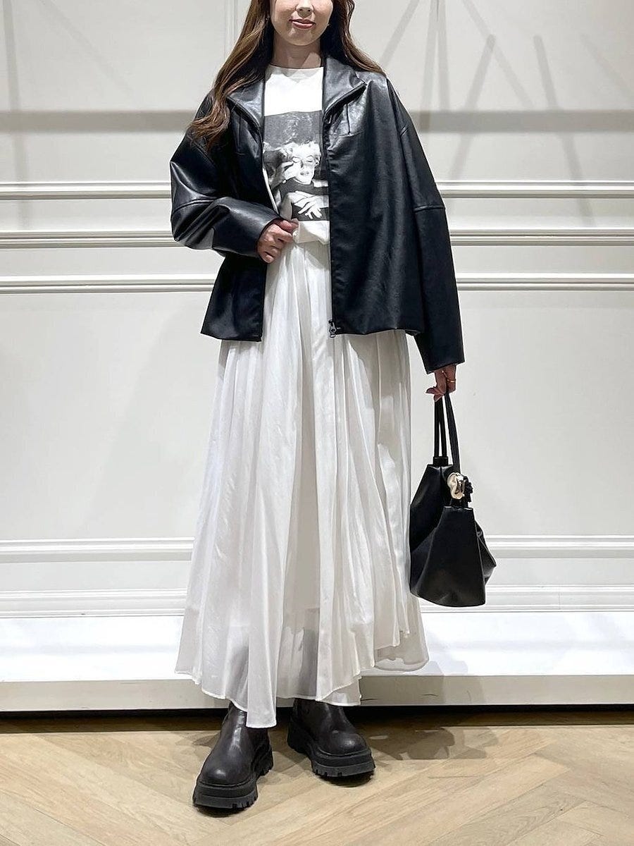 白スカートコーデ3