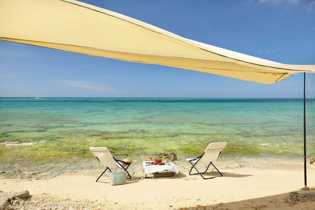 星のや沖縄、絶景広がる波打ち際で楽しむ特別アフタヌーンティー