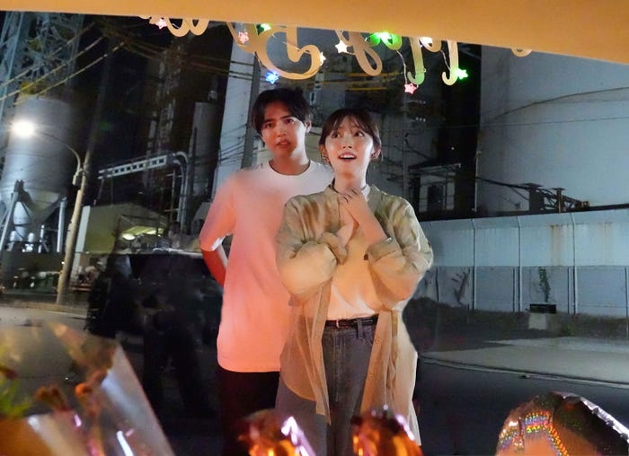 片寄涼太、鈴木愛理「推しが上司になりまして」第10話(C)「推しが上司になりまして」製作委員会