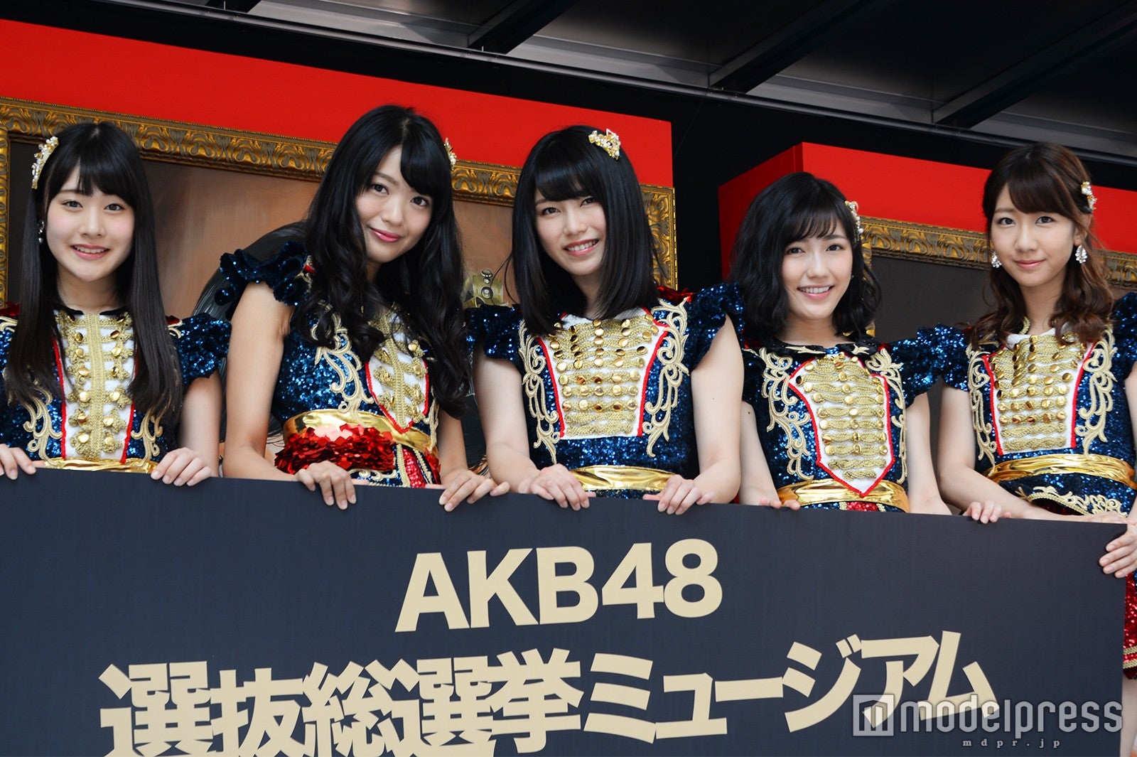 オープニングセレモニーに出席した（左から）加藤美南、北原里英、横山由依、渡辺麻友、柏木由紀（C）モデルプレス