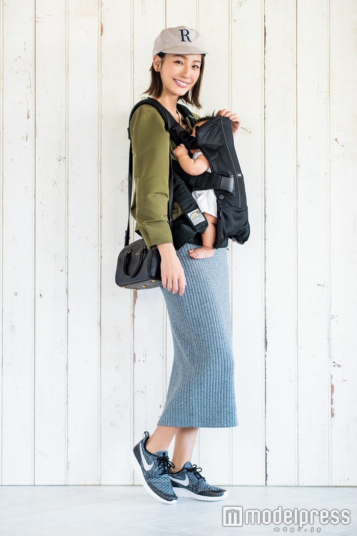 ママコーデを披露した木下優樹菜(画像提供:セブン&アイ出版)