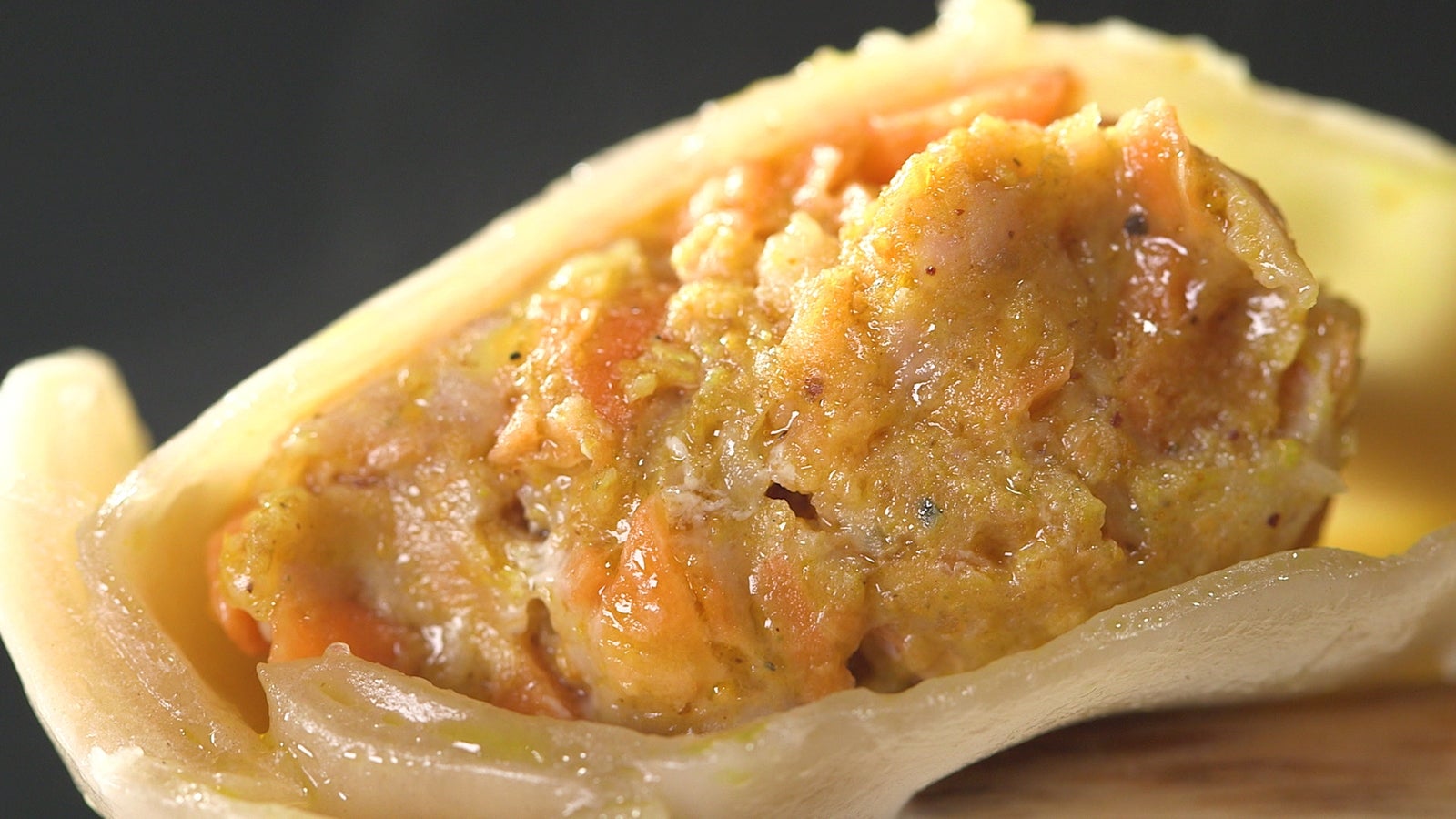 「按田餃子」の餃子（写真提供：関西テレビ）