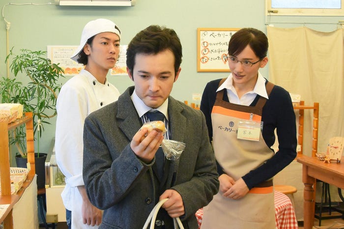 佐藤健、浅利陽介、綾瀬はるか/「義母と娘のブルース」第9話より(C)TBS