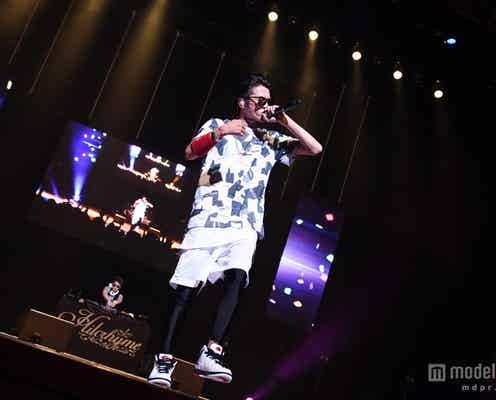 Hilcrhyme、ステージ飛び出し近距離でヒット曲「春夏秋冬」熱唱 迫力ライブに観客興奮