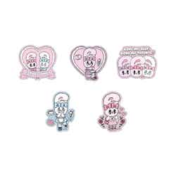 ラメアクリルバッジガチャ400円(C)esther kim.All Rights Reserved