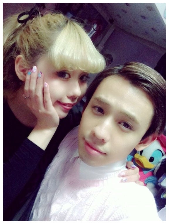 ぺことスタイリッシュなりゅうちぇる／ぺこオフィシャルブログより（Ameba）