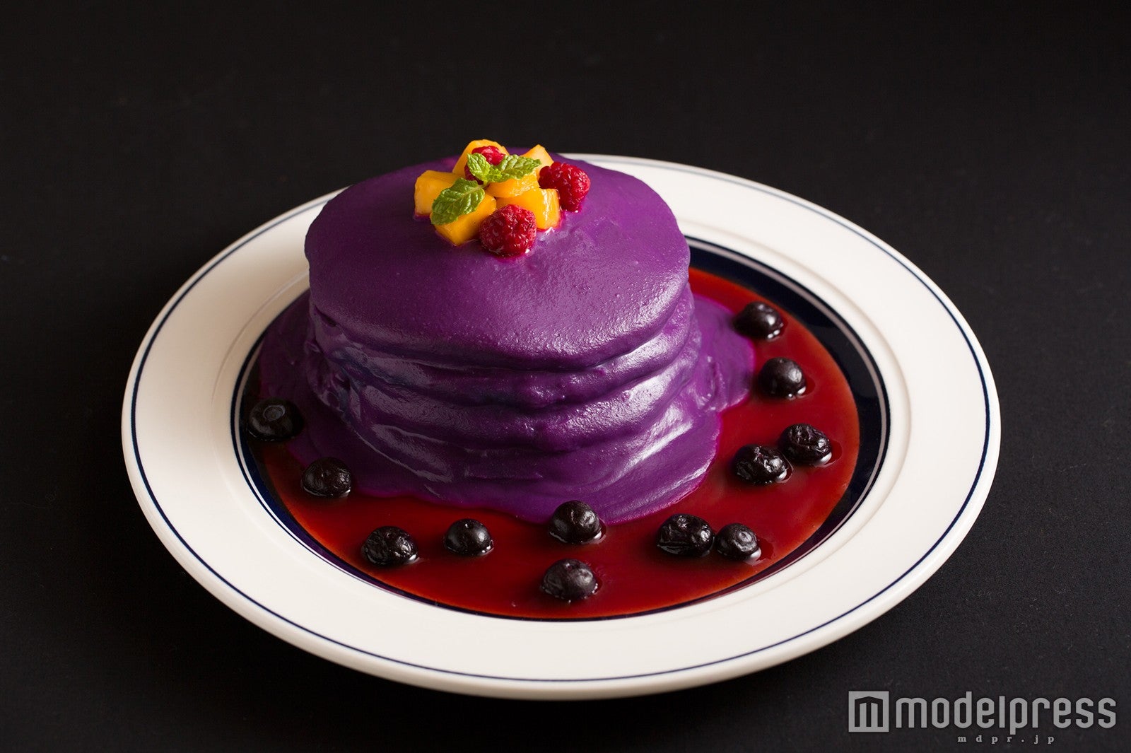 『ハロウィンスペシャルパンケーキ』 価格：¥1,400円（税別）／画像提供：EGGS ‘N THINGS JAPAN