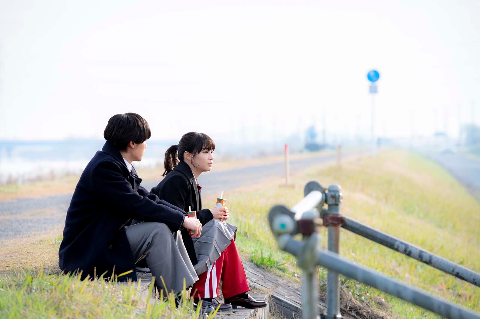 櫻井海音、広瀬すず／「夕暮れに、手をつなぐ」第1話より（C）TBS