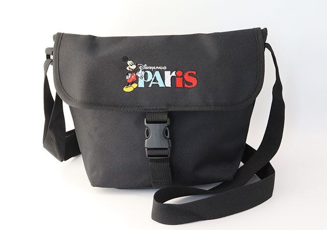 ムック本　ムック　付録　人気　おすすめ　オススメ　宝島社　宝島　レビュー　便利　優秀　当たり　最高　2023　ディズニーランド・パリ　ショルダーバッグ　ディズニー付録　バッグ　ブラック　黒　黒バッグ