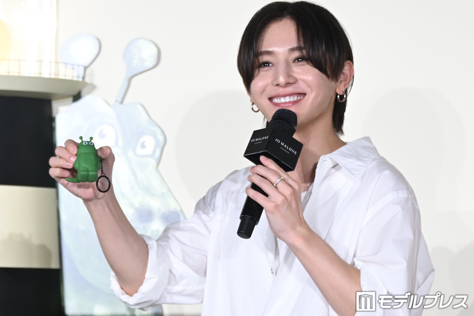 「めちゃめちゃ可愛い子が入ってました！」と満面の笑みを浮かべた山田涼介（C）モデルプレス