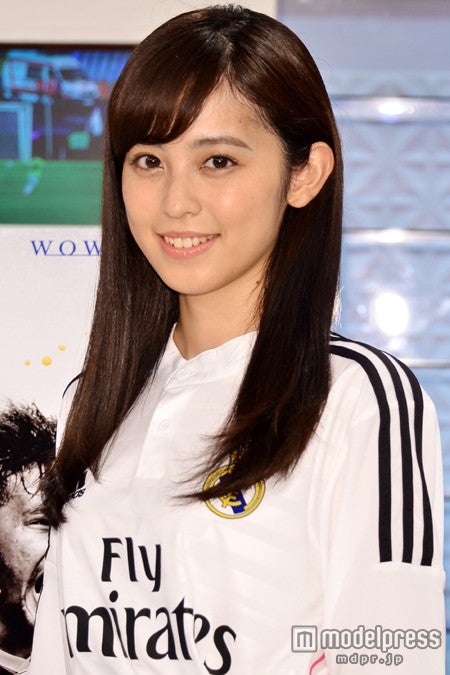 フジテレビアナウンサー 久慈暁子　直筆サイン色紙　中サイズ　18×21cm 2014girls!久慈暁子 トレーディングカード 08 元フジ女子アナ