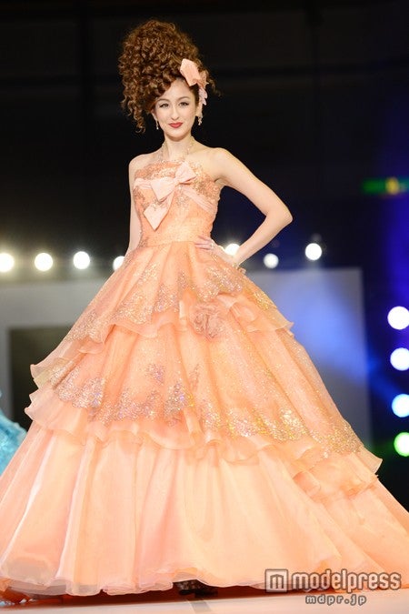 オードリー亜谷香