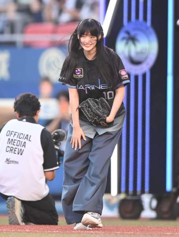 櫻坂46の山崎天が始球式「まっすぐ投げられたのですごい良かった」昨年の大暴投からリベンジ成功 自己採点は「100点」