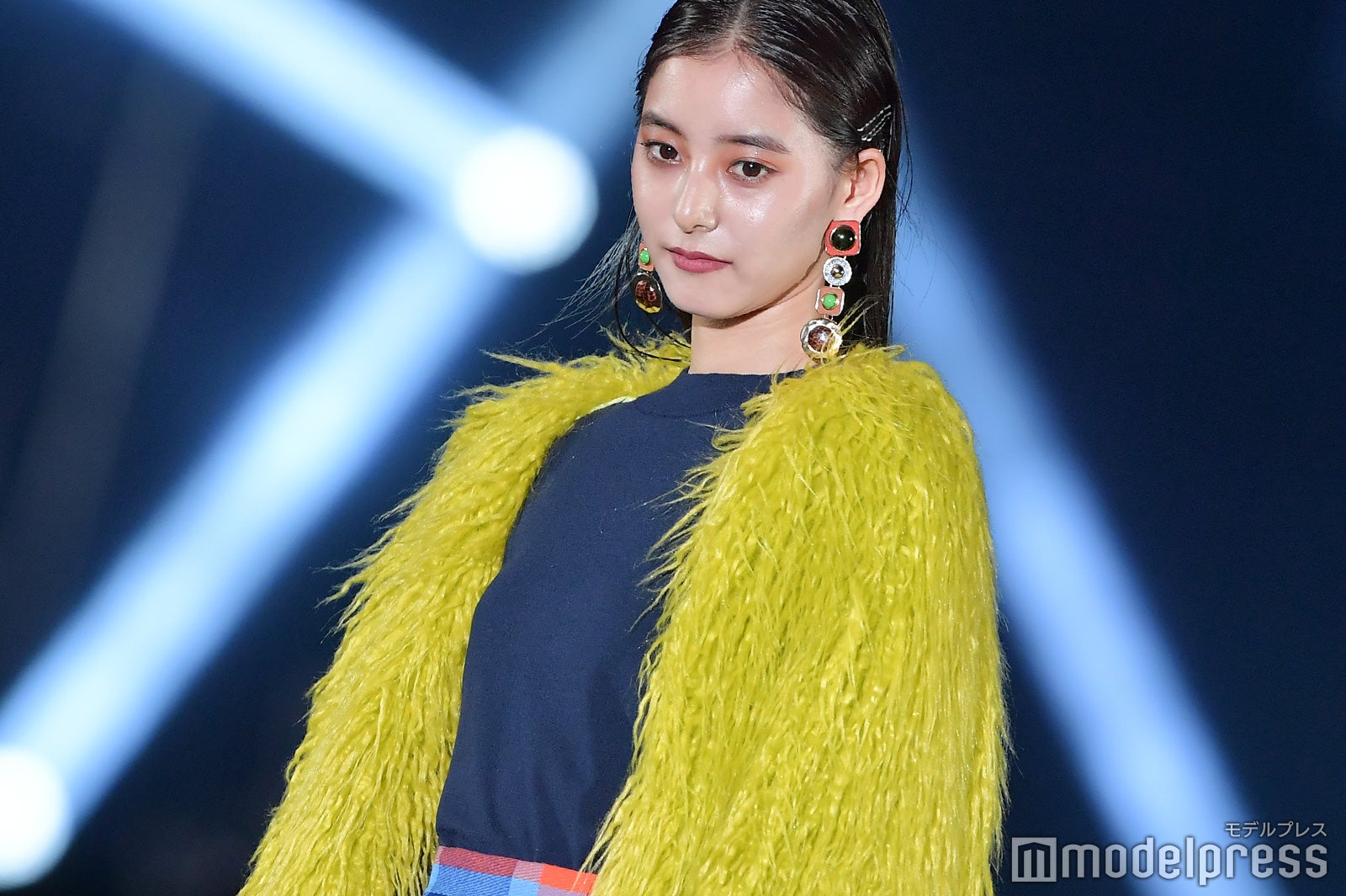 新木優子のクールな眼差しが美しい カラーコーデで魅了＜TGC北九州2018＞