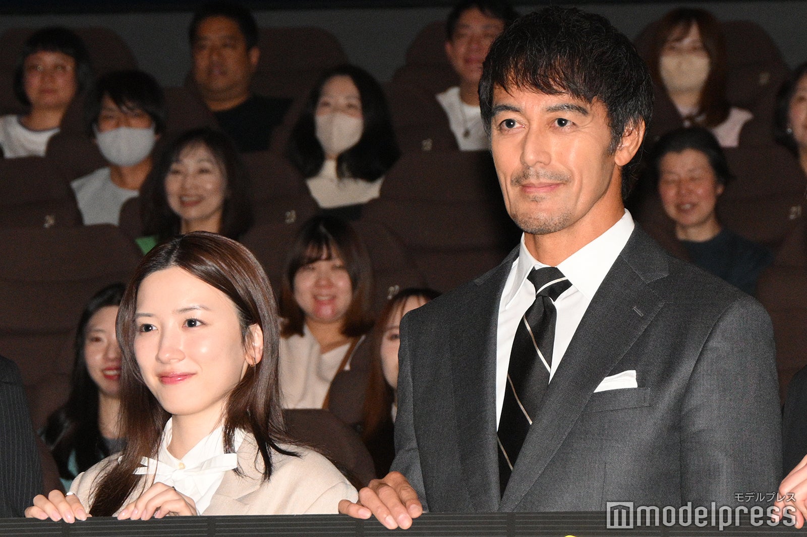 永野芽郁、阿部寛（C）モデルプレス
