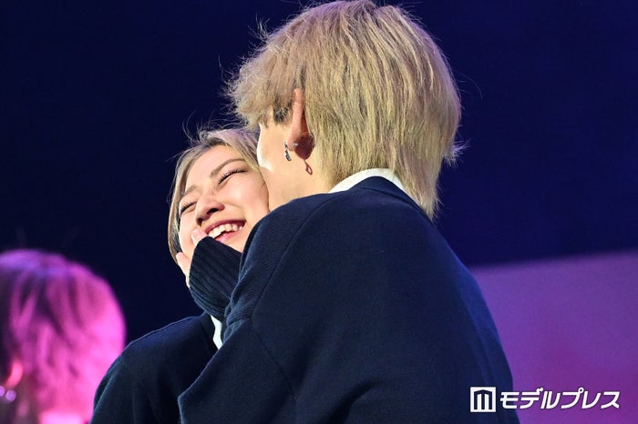 「今日好き」“しょうとあ”芝田祥伍、山口永愛に頬キス返し 同時イメチェンは「祥伍が色を合わせてきて」【青春祭 by 今日、好きになりました。】