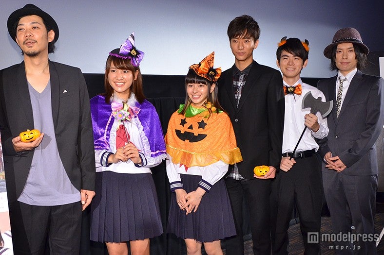 （左から）ウエダアツシ監督、久松郁実、山本舞香、浅香航大、広田亮平、halyosy氏