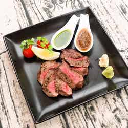 漢方和牛の赤身肉ステーキ／画像提供：アルファセンセーション