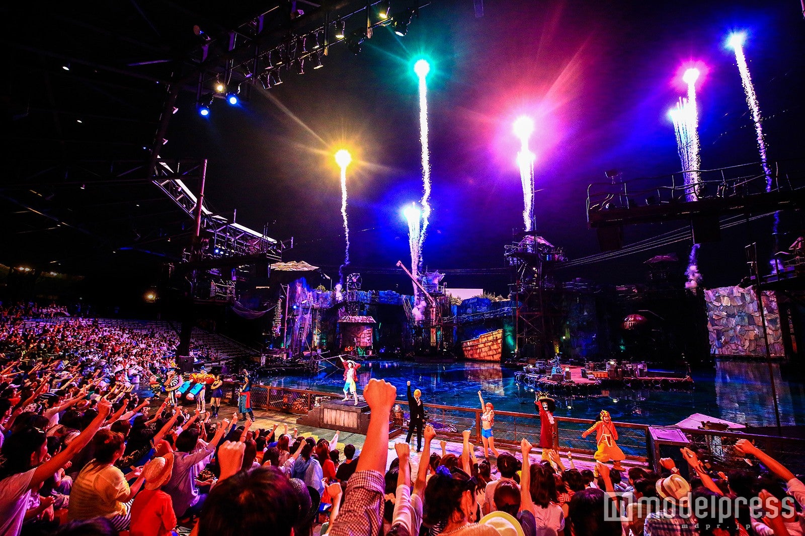 ワンピース・プレミアショー過去開催時の様子／画像提供：ユニバーサル・スタジオ・ジャパン