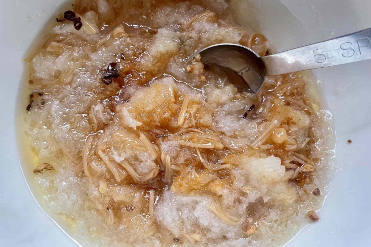 なめ茸おろしの太香アーリオオーリオうどん
