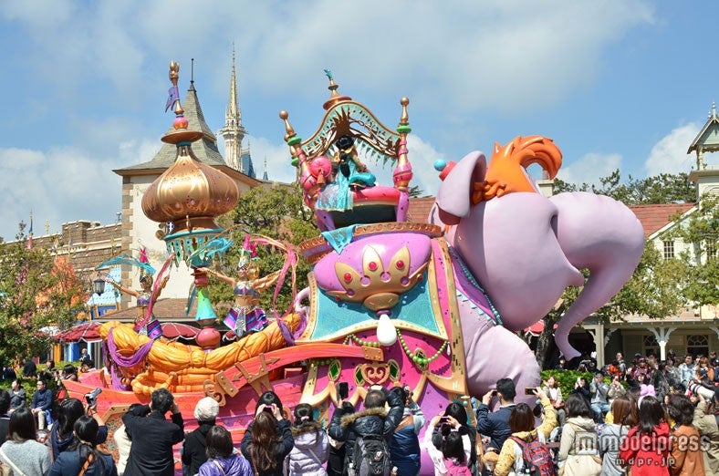 東京ディズニーリゾート30周年パレードがスタート／「ハピネス・イズ・ヒア」パレード公開