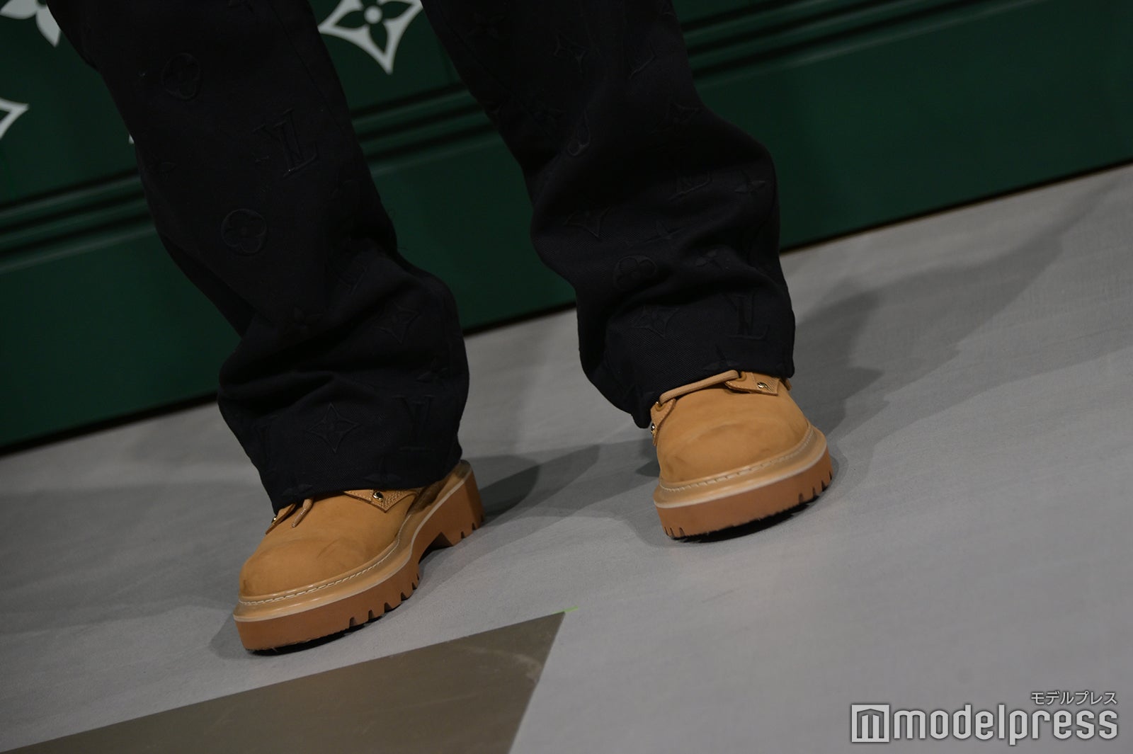 金城碧海のシューズ（C）モデルプレス