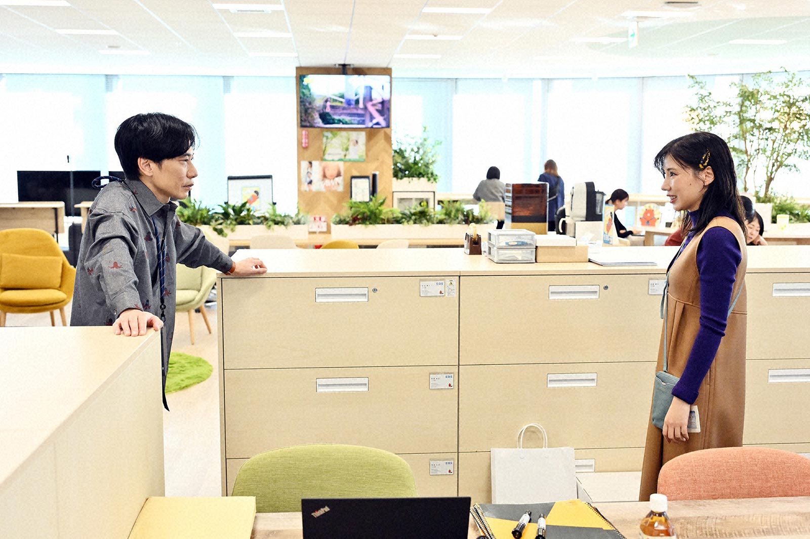 板倉俊之、仲里依紗「不適切にもほどがある！」第2話より（C）TBS