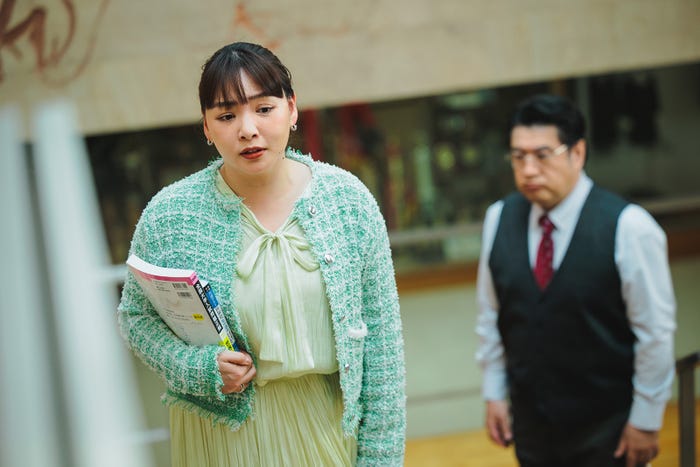 野呂佳代、小手伸也「なんで私が神説教」第8話(C)日本テレビ