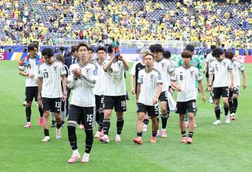 「最初の最初から泣く」ブラジル戦前のロッカー映像に反響→堂安＆板倉の熱き抱擁、中村のタオルを交換する久保の姿「これは泣きます」「あぁまた感情が」