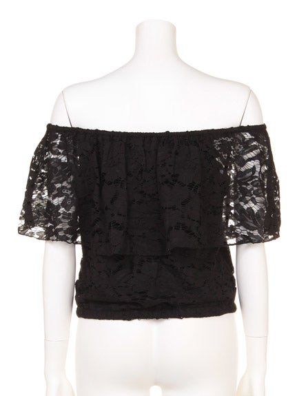 レースティアードオフショルTOPS「LIP SERVICE」6,372円(税込)