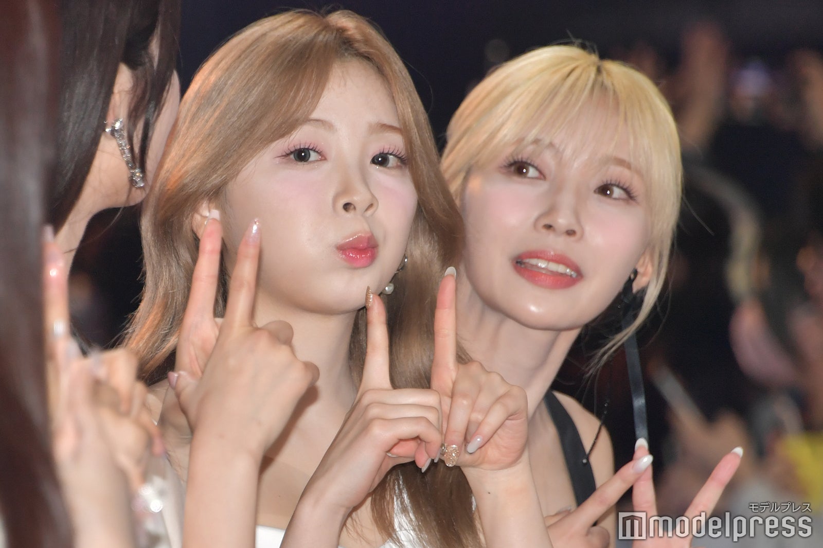 MIIHI（ミイヒ）、MAYUKA（マユカ）／NiziU（C）モデルプレス