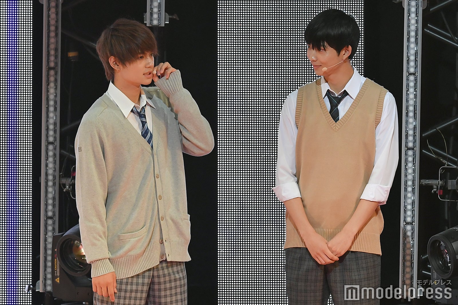 佐野勇斗、鈴木仁（C）モデルプレス