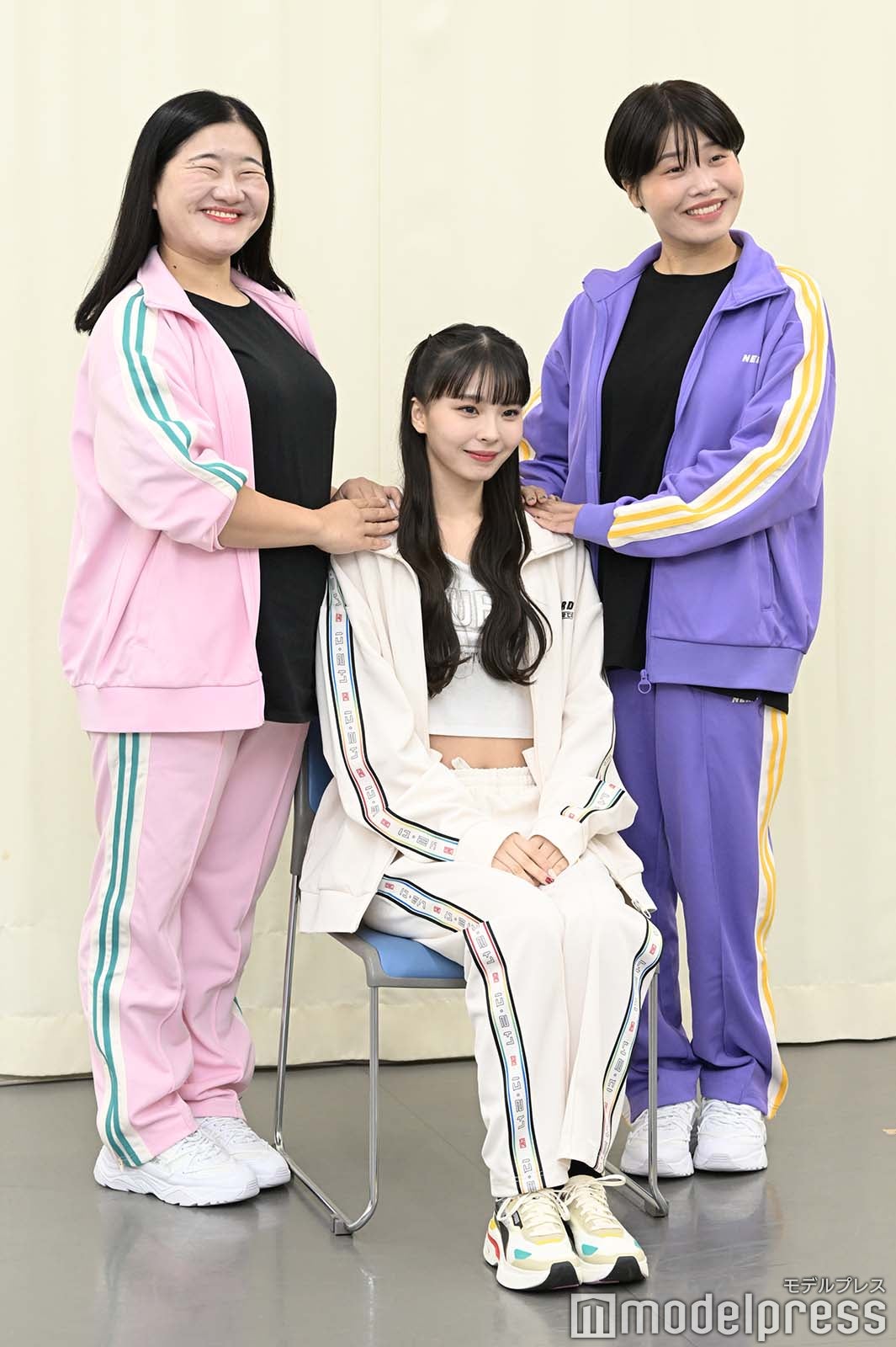 （左から）よしこ、川口ゆりな、まひる（C）モデルプレス