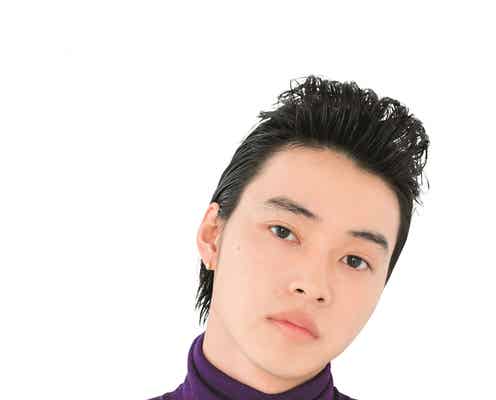 山崎賢人“ジョジョヘア”で「JUNON」史上初のW表紙に