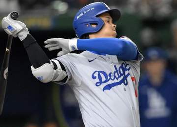 大谷翔平にまさかの打撃妨害 スイング直後に「ヘイ！ヘイ！」捕手のミットがバットに 好機広げるも無得点 フリーマンが本塁打キャッチ食らう
