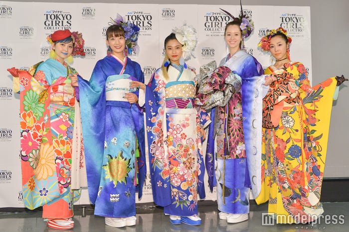 岩田華怜、伊藤美希、小島瑠璃子、春香クリスティーン、石田安奈(C)モデルプレス