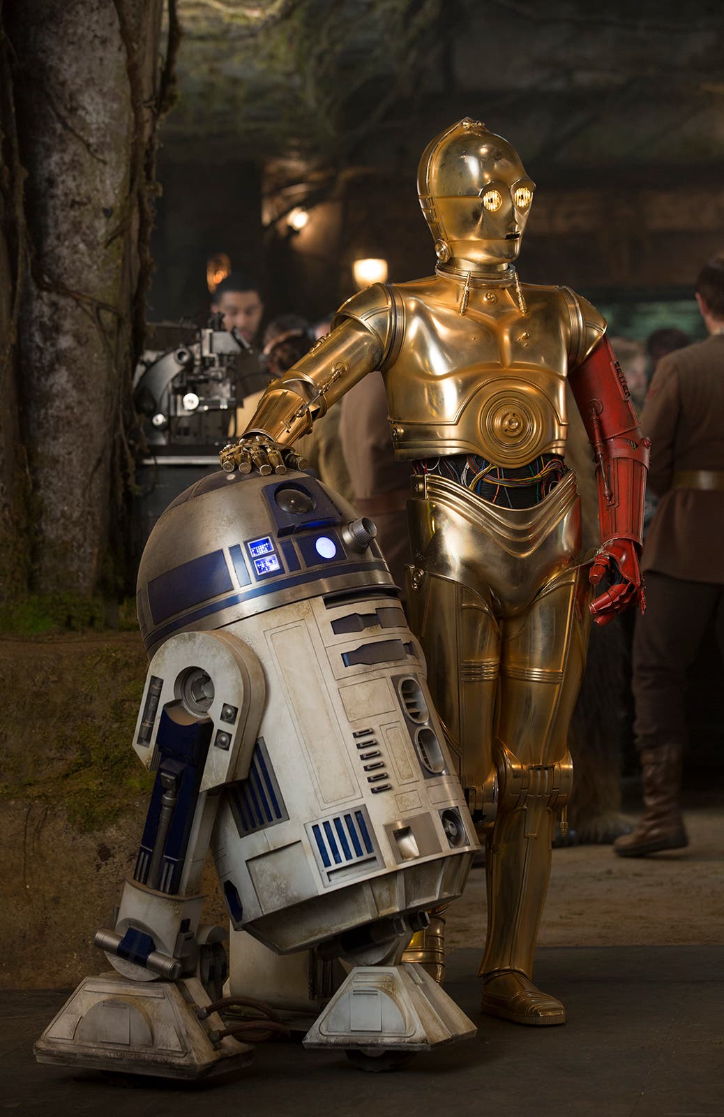 (左から)R2-D2、C-3PO/『スター・ウォーズ/フォースの覚醒』より(C)2016 & TM Lucasfilm Ltd. All Rights Reserved.