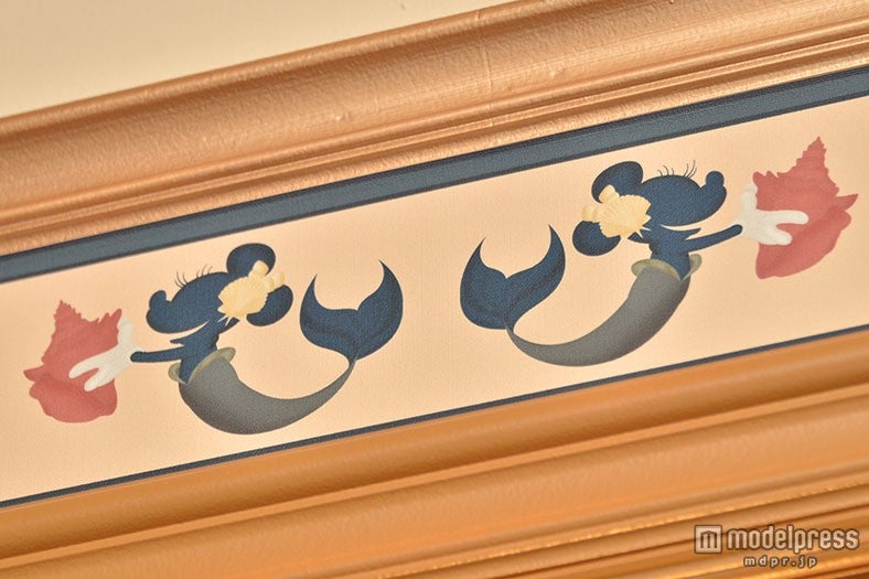 ヴェネツィア・サイド・ポルト・パラディーゾ・サイド共通／天井にはマーメイドのようなミニーマウス