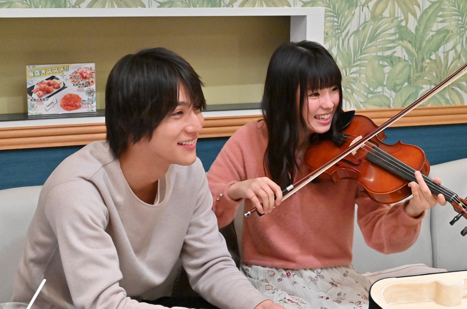 中川大志、小西はる／「G線上のあなたと私」第6話より（C）TBS