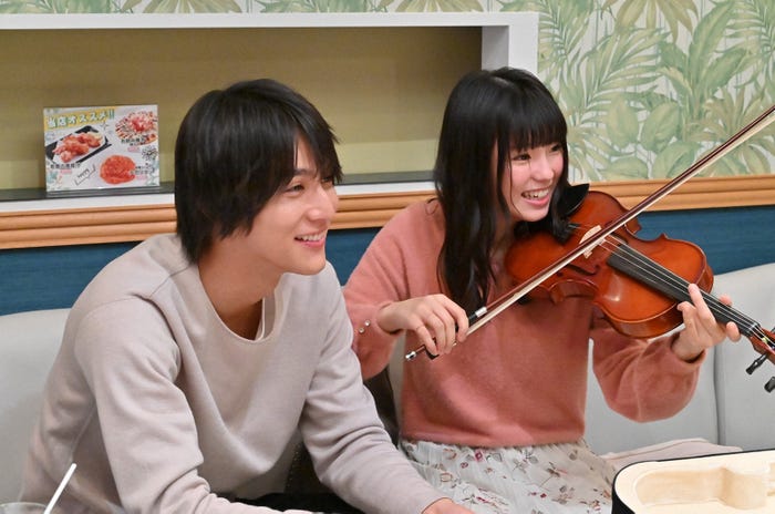 中川大志、小西はる/「G線上のあなたと私」第6話より(C)TBS