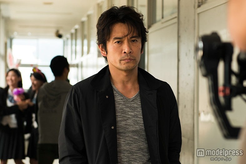 娘の死の謎を追う安藤役の内野聖陽（C）2015「罪の余白」フィルムパートナーズ