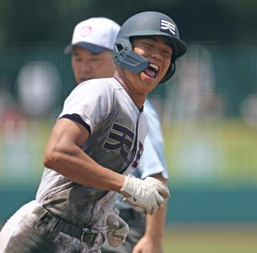 天理クリーンアップが奈良大付の好投手新城を攻略